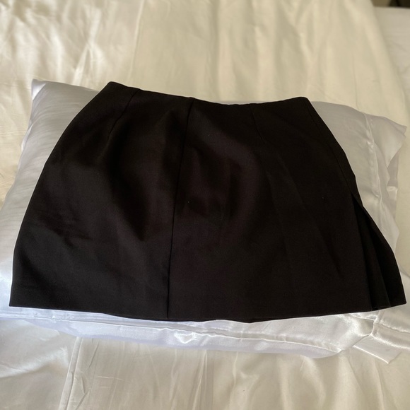 Skirt - Picture 2 of 4